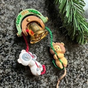 Hallmark 1993 Vintage Ornament Curly n Kingly  Lion & Lamb